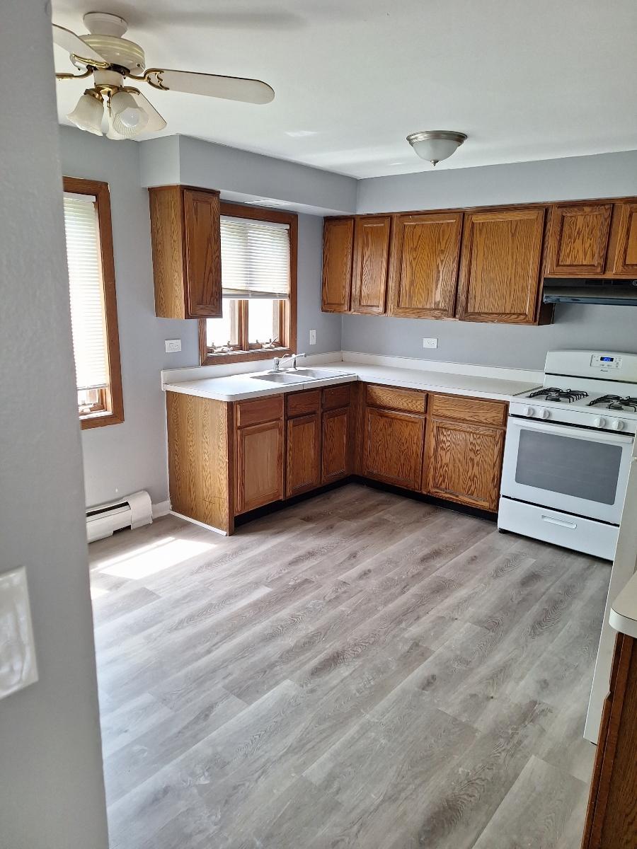 Building Photo - 14047 S Tracy Ave