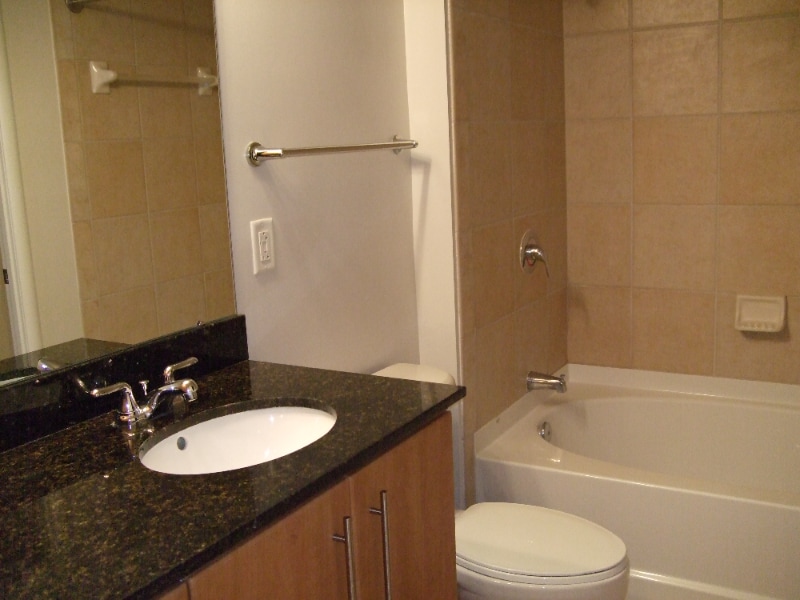 Building Photo - 1021 N Garfield St