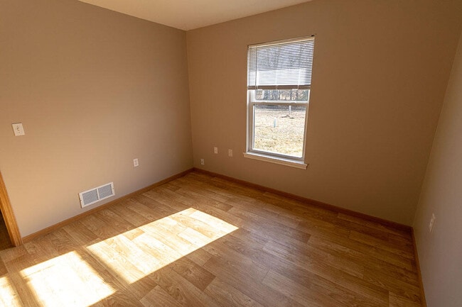 Building Photo - 1542 Florence Dr