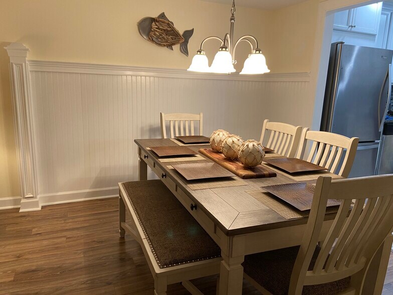 Building Photo - 7403 N Ocean Blvd