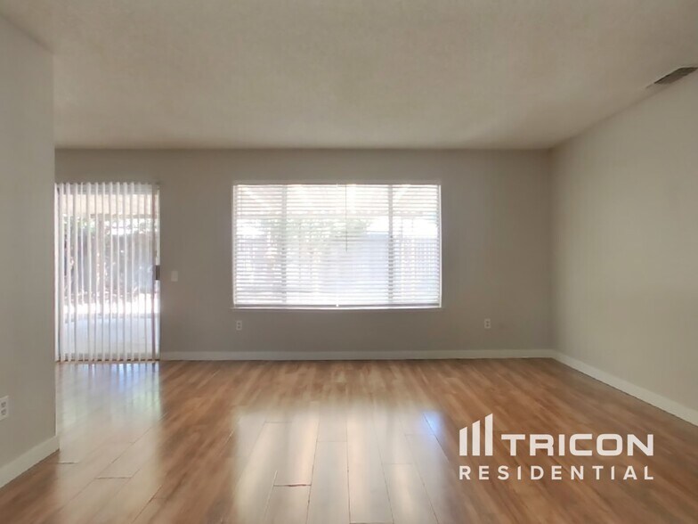 Building Photo - 7827 Charmette Way