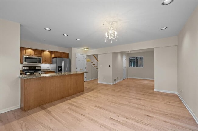 Building Photo - 62 E Center Ave