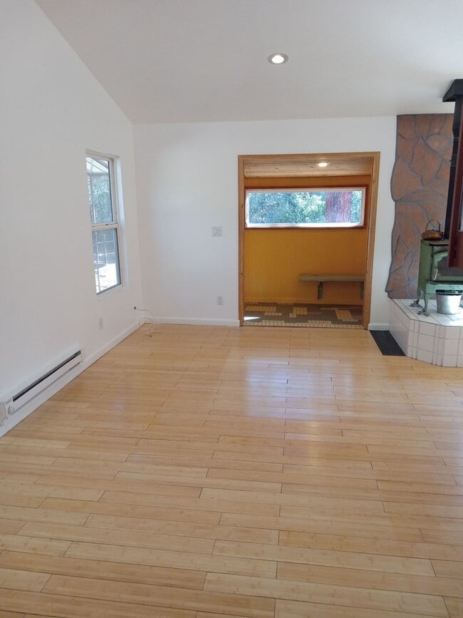 Building Photo - COZY HOME IN THE BEAUTIFUL TOWN OF TIJERAS | Showings available NOW!!