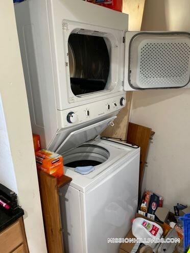 Building Photo - 121 Calumet St