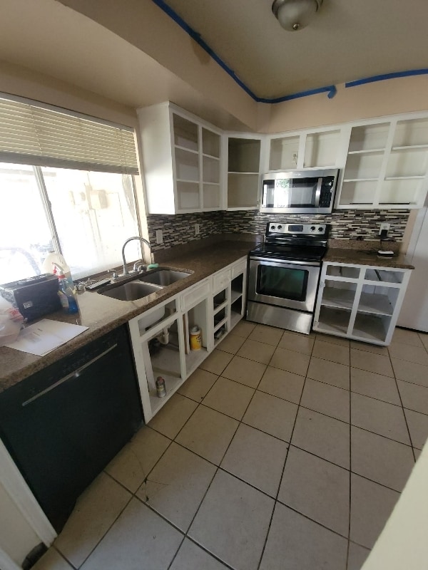 Building Photo - 2118 Cedarcrest Dr