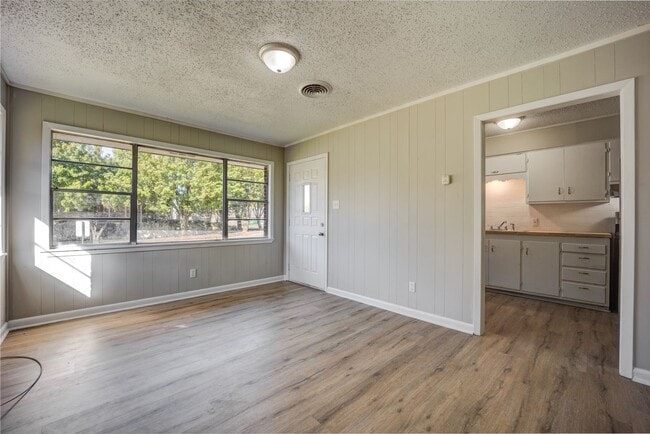 Building Photo - SF-066-601 &amp; 603 South 16th Street Duplex