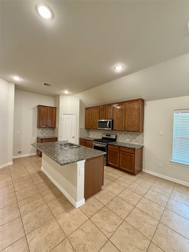 Building Photo - 3834 W Vicksburg Estates Dr