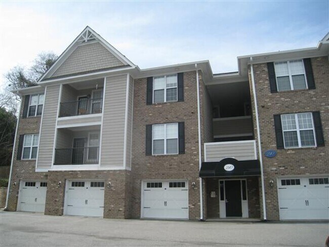 Primary Photo - 210 Fountainhead Ln