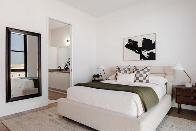 Building Photo - 800 Embassy Dr