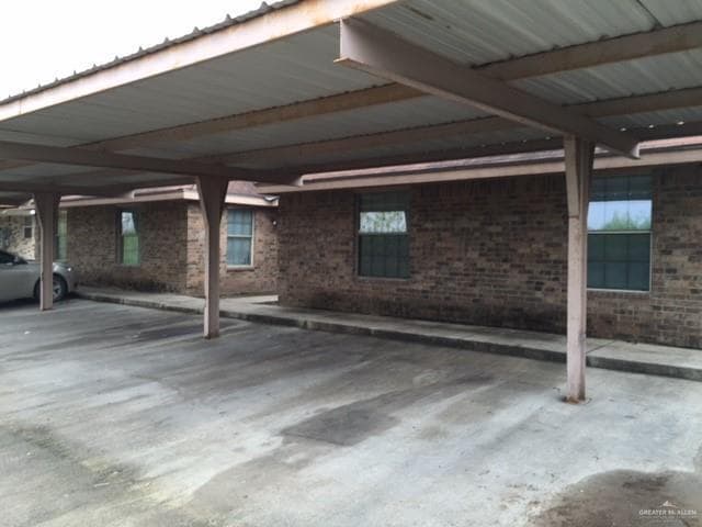 Building Photo - 15 West Dr