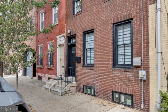 Building Photo - 528 N 22nd St