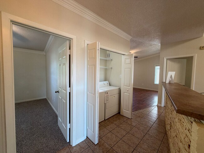 Building Photo - 3 Bedroom Single Story Home Available Near McMahon Blvd NW & Kayenta St NW!