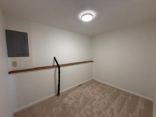 Building Photo - Woodbury 3 Bed 2 Bath Single Family Home