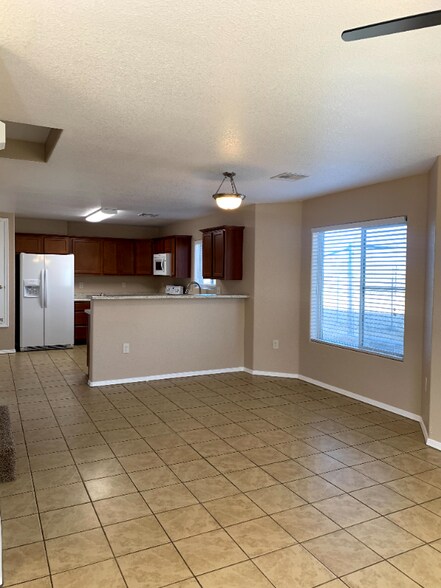 Building Photo - 6345 Reynolds Dr