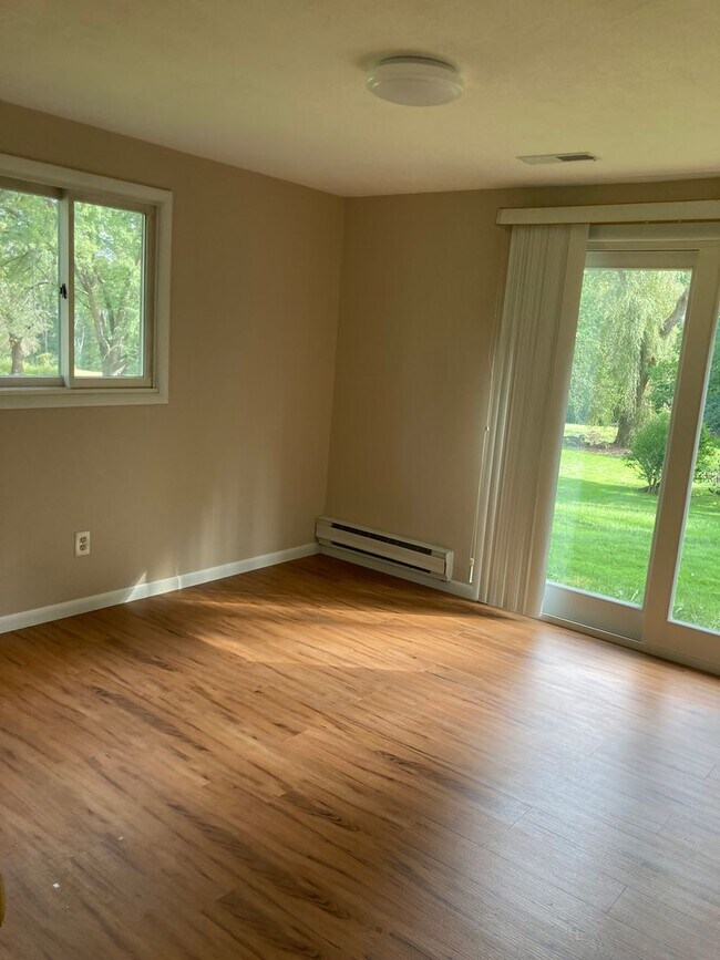 Building Photo - 8525 S Spring Valley Park Dr