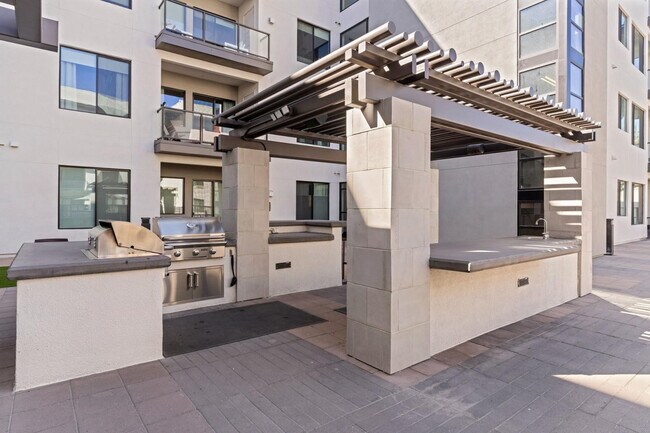 Building Photo - 7300 E Earll Dr