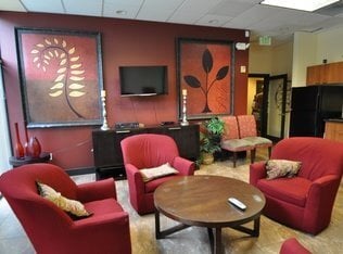 Building Photo - Great Studio Condo unit right between Capi...