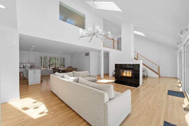 Building Photo - 35 Ely Brook Rd