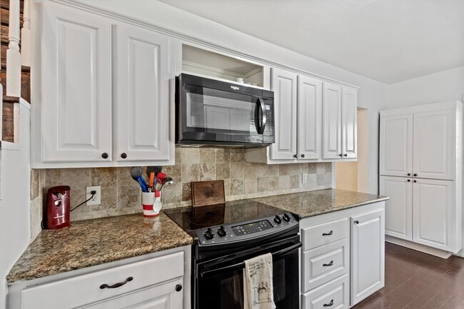 Building Photo - 3132 Carnes Ave