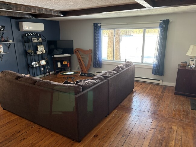 Building Photo - 2 Fox Ln