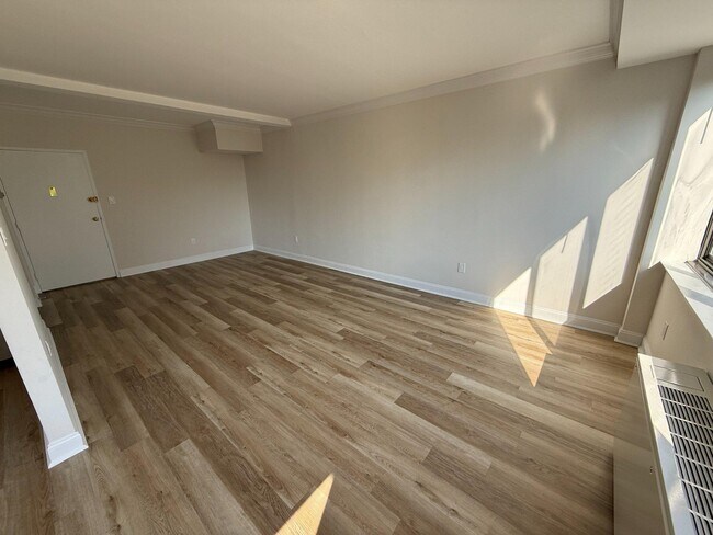 Building Photo - 4390 Lorcom Ln