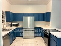 Building Photo - 9781 SW 52 Ln