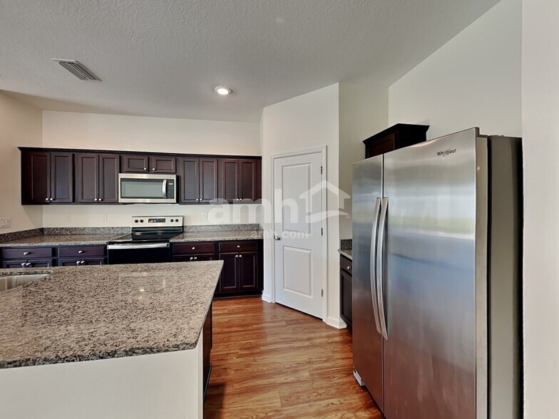 Building Photo - 8714 Layalie Way