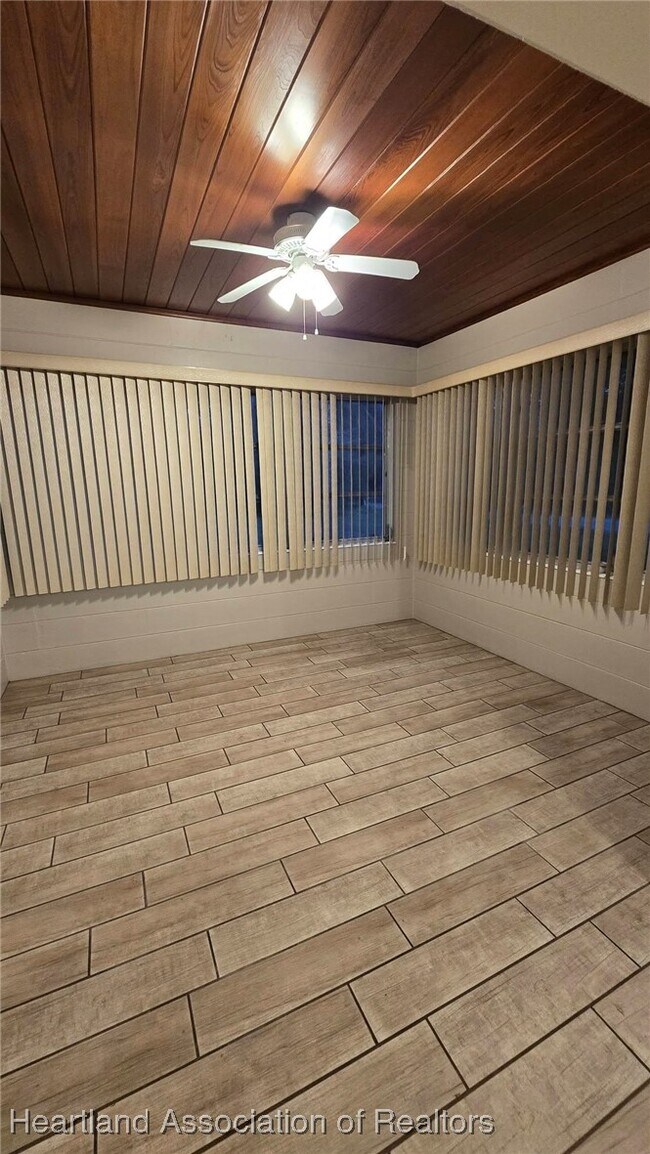 Building Photo - 6321 Lakeside Dr W