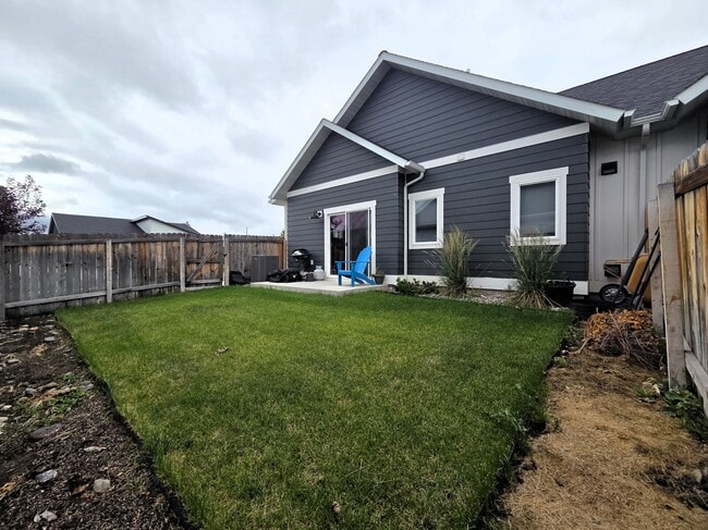 Building Photo - 3105 Mistral Way