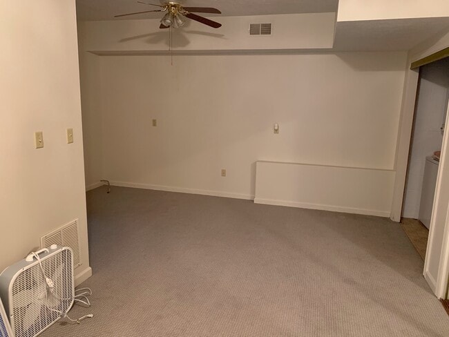 Building Photo - 2 Br 2 Ba house in the county; quiet and p...