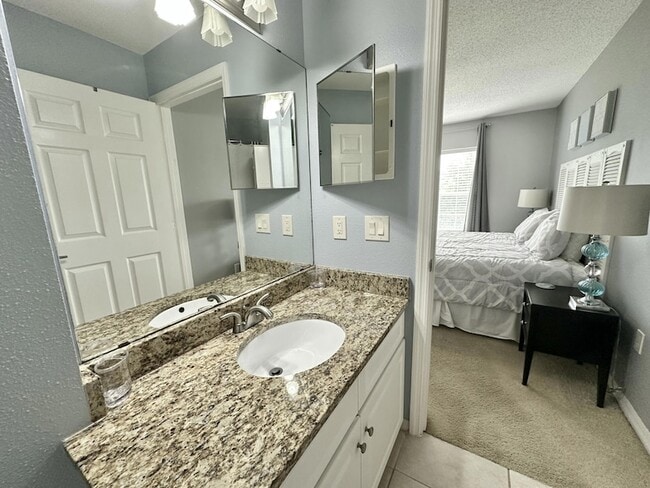 Building Photo - 4274 Calinda Ln