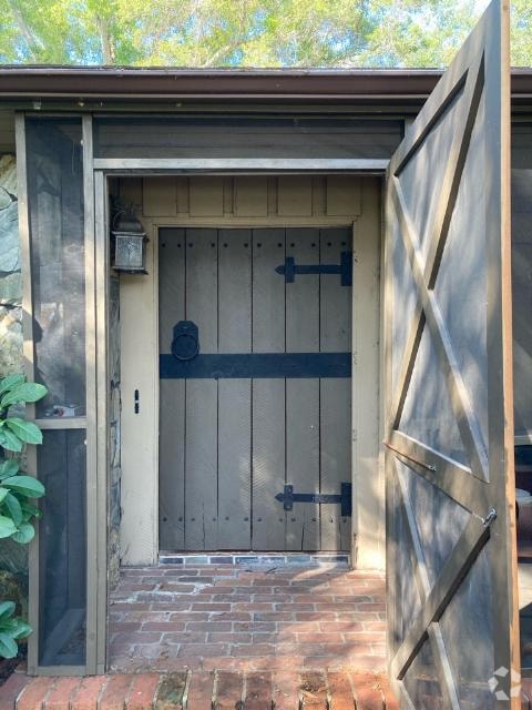Building Photo - 1750 Braxton Bragg Ln