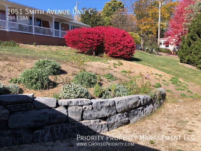 Building Photo - 1051 Smith Ave