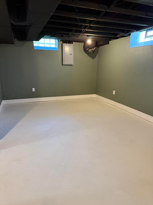 Building Photo - 16540 Marlowe St