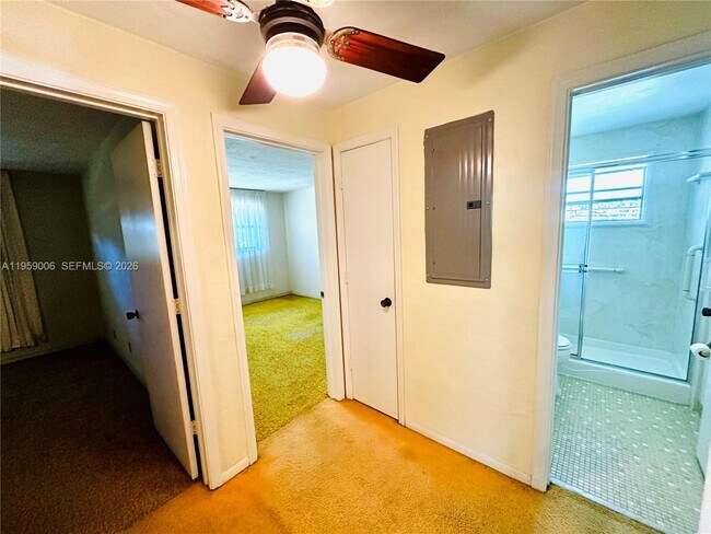 Building Photo - 2601 NE 32nd St