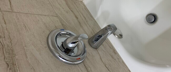 Building Photo - 8141 W 84th Pl