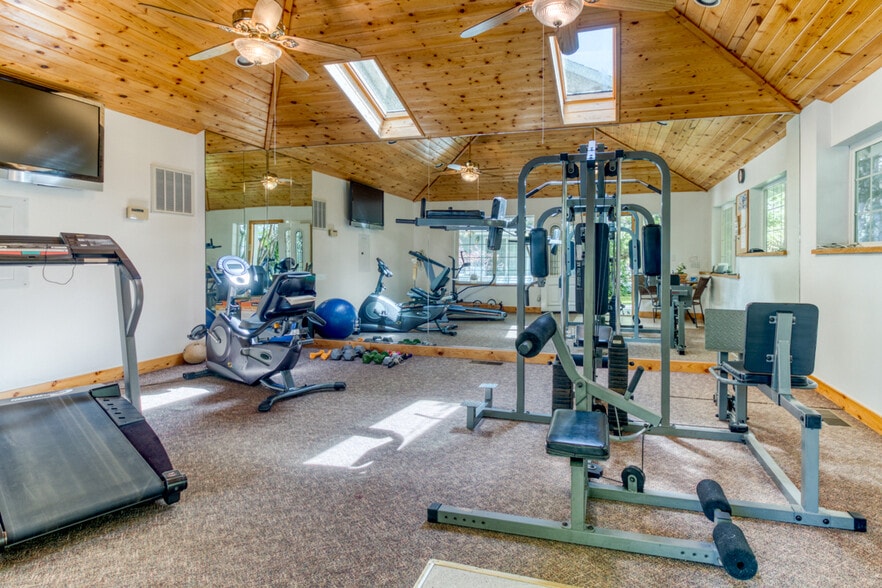 Gym - 1923 NE Derek Dr