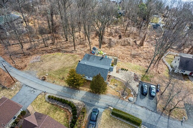 Building Photo - 110 Hillcrest Dr