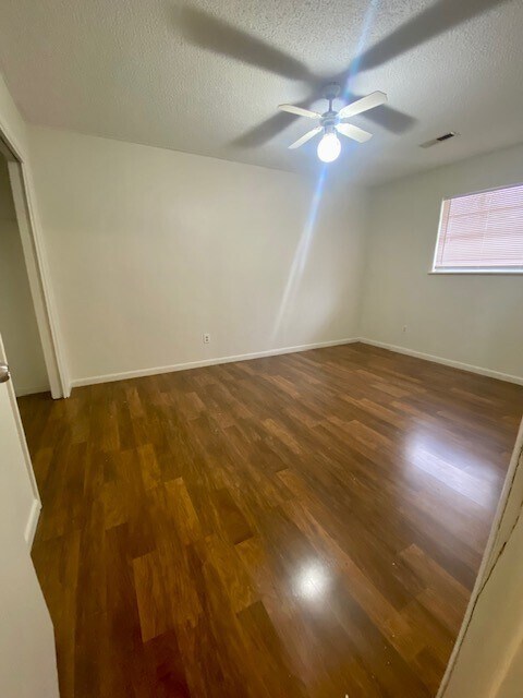 Building Photo - 1702 Kimbrough St