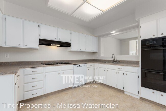 Building Photo - 3 br, 2.5 bath House - 8708 Bluff Lane