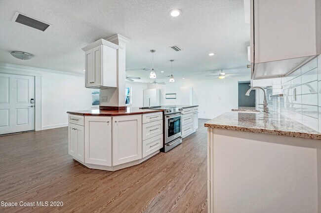 Building Photo - 409 Finch Dr