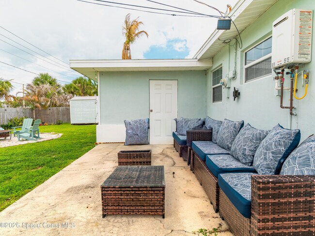 Building Photo - 135 Melaleuca Dr