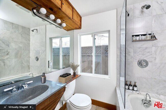 Building Photo - 1141 Cabrillo Ave