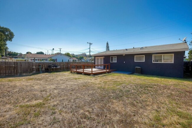 Building Photo - Beautifully remodeled 3-bedroom 2 bath hom...