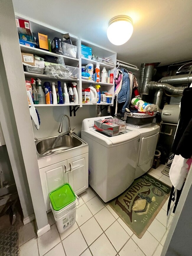 Building Photo - Beautiful 3-Bedroom Townhome on a Cul-De-Sac in Bensalem! Available January 2026!