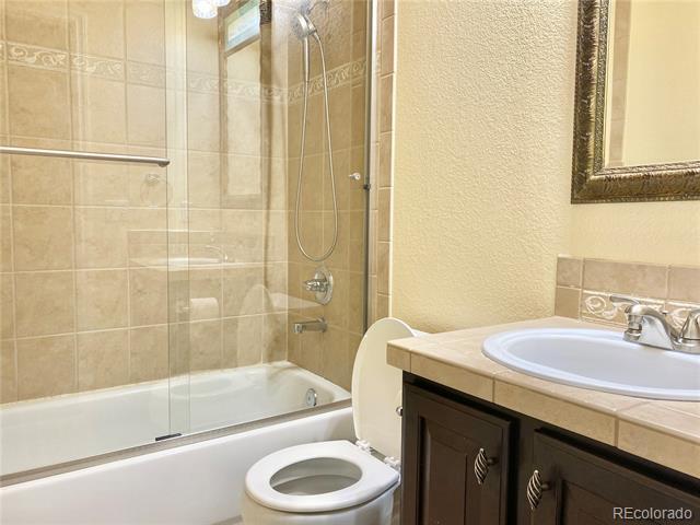 Building Photo - 10786 Glengate Cir