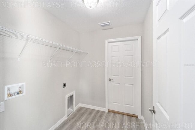 Building Photo - Stylish 3BR/2BA Home with Open Layout & Hi...