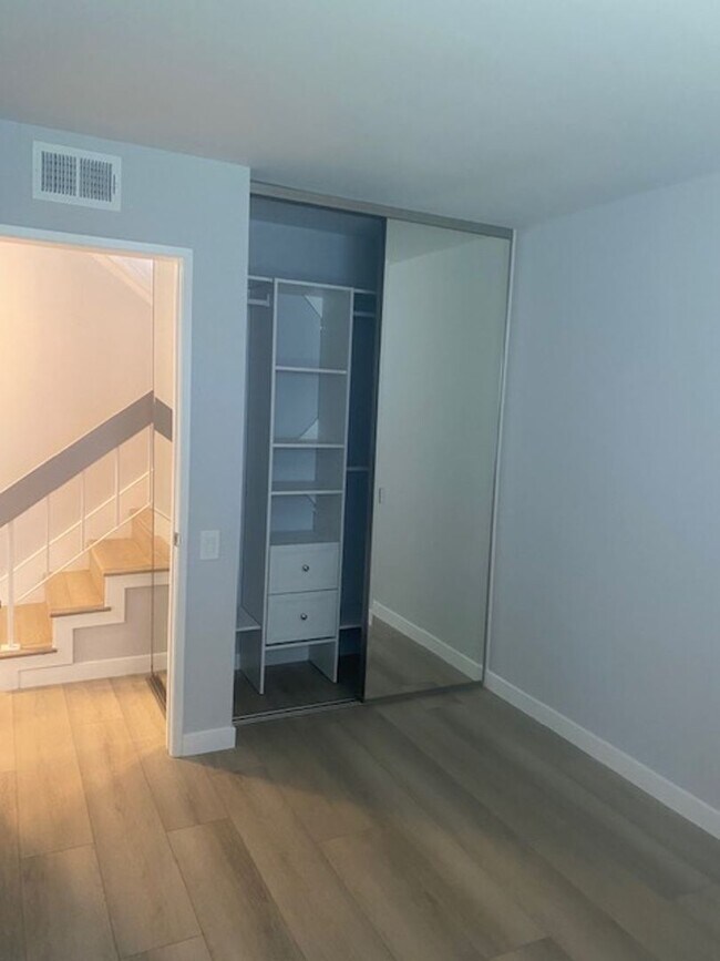 Building Photo - Beautiful fully remodeled 2 bedroom 1.5 bath in Laguna Hills