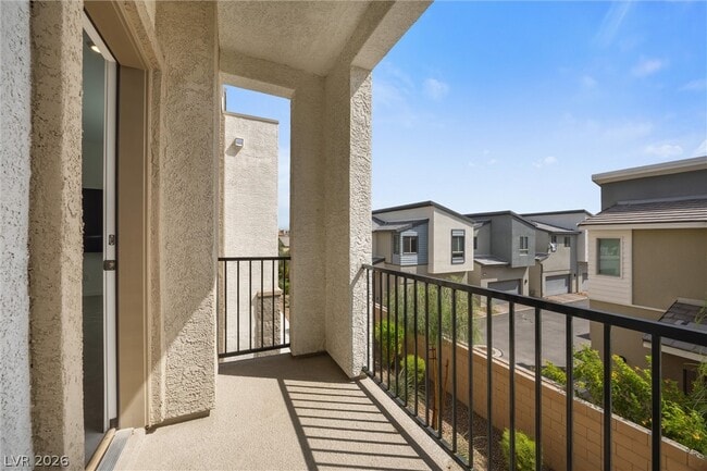 Building Photo - 6118 Garden Oasis St