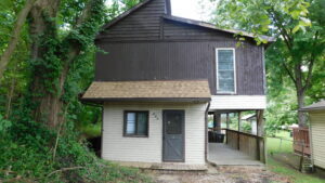 Primary Photo - 1 bedroom duplex on West side